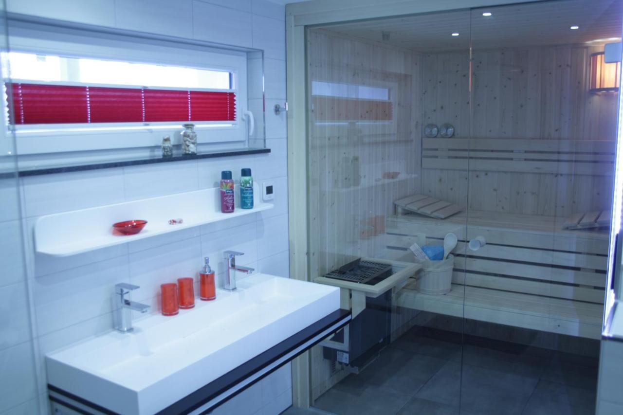 Ferienhaus Am Geiseltalsee Mit Sauna Braunsbedra Exteriör bild