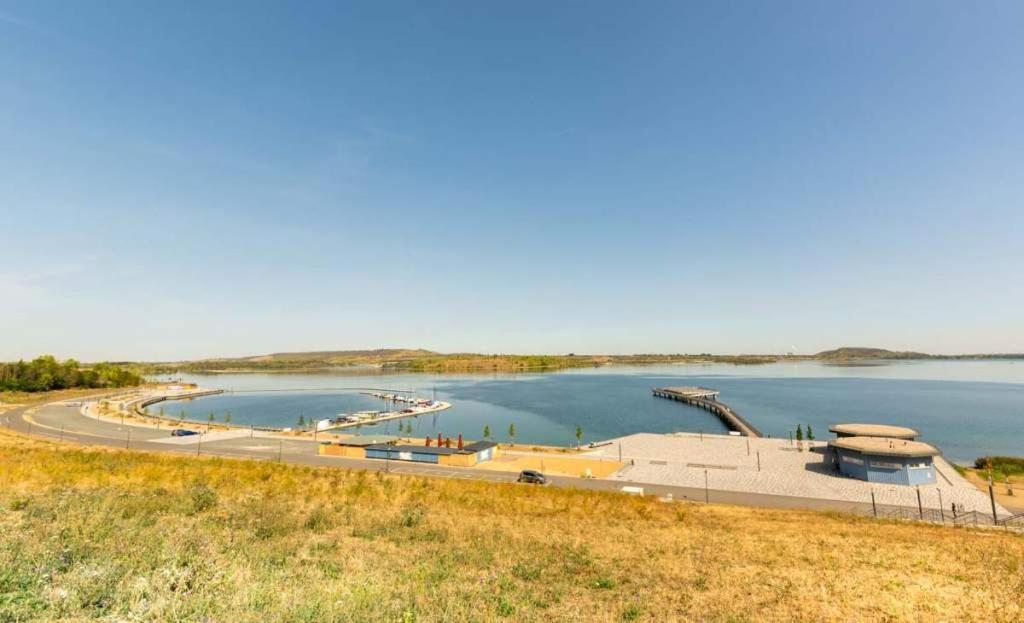 Ferienhaus Am Geiseltalsee Mit Sauna Braunsbedra Exteriör bild